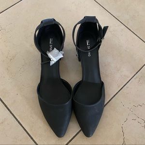 Call it Spring Pointed Black Jeweled Heel size 11